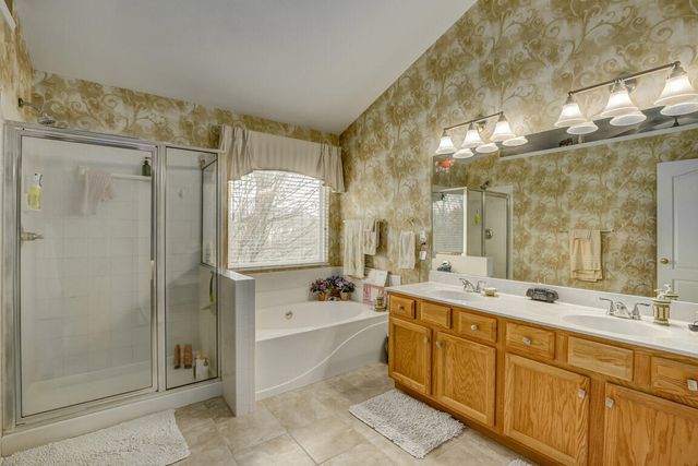 1816 Knollmont Drive, Florence, KY 41042