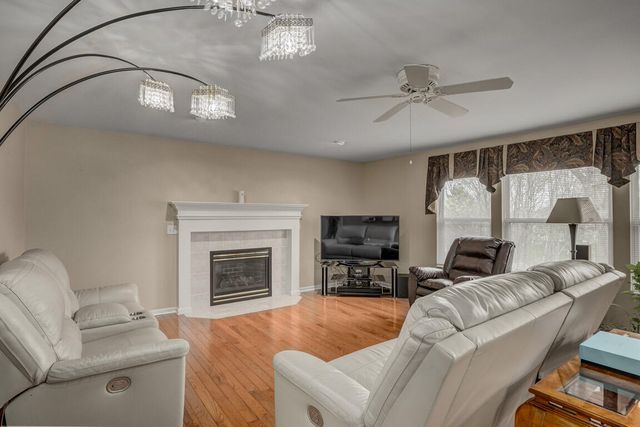 1816 Knollmont Drive, Florence, KY 41042