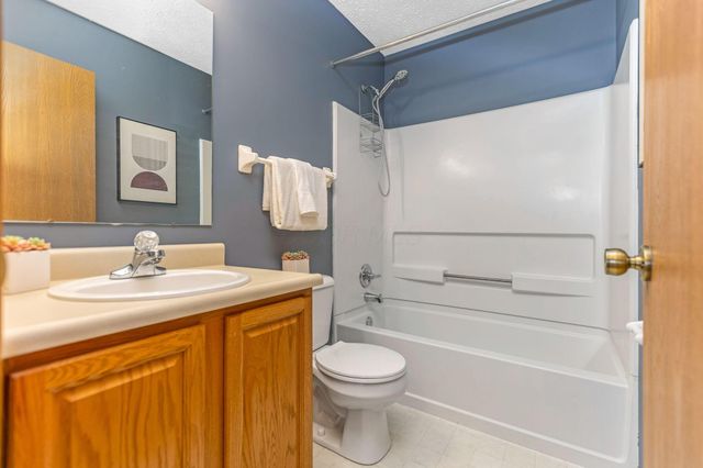 948 Brittany Drive, Delaware, OH 43015