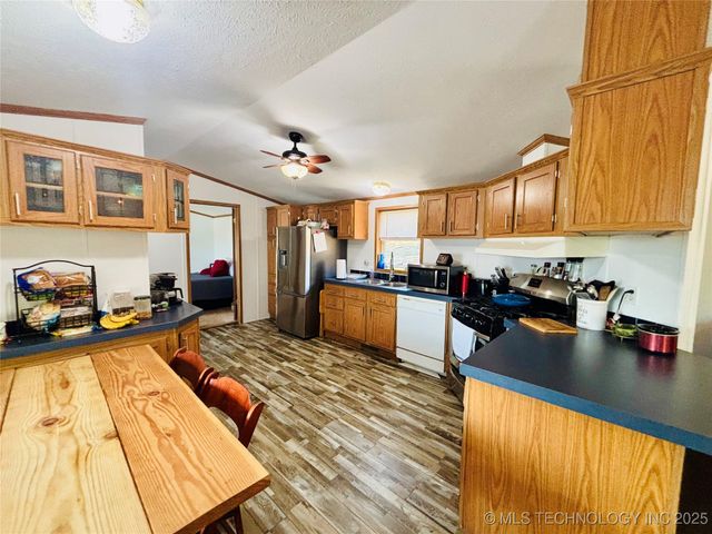 416614 Caribou Lane, Eufaula, OK 74432