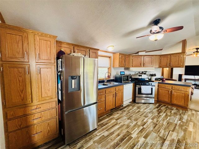 416614 Caribou Lane, Eufaula, OK 74432