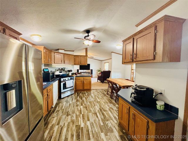 416614 Caribou Lane, Eufaula, OK 74432