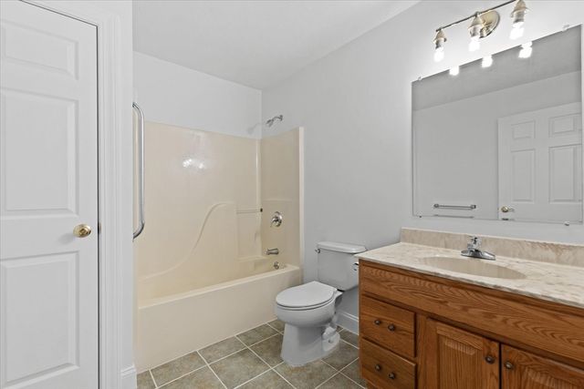 14 Angell Brook Dr 14, West Boylston, MA 01583