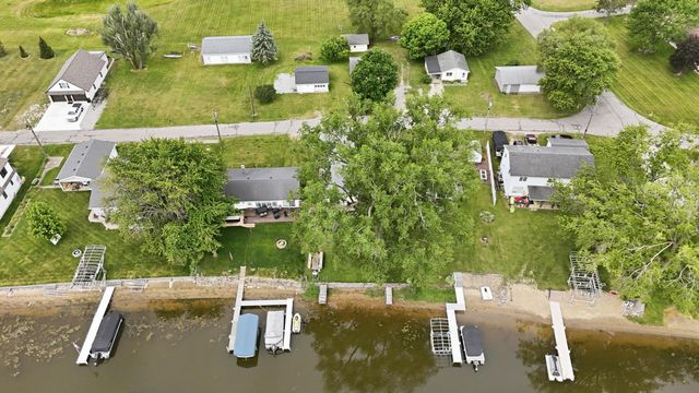 55 Lane 275B Turkey Lake, Hudson, IN 46747