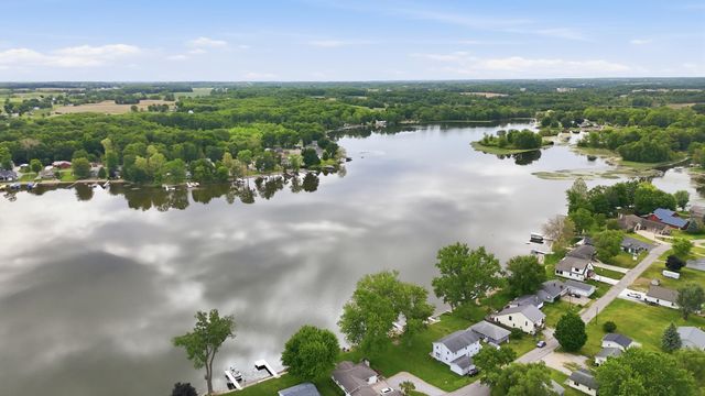 55 Lane 275B Turkey Lake, Hudson, IN 46747