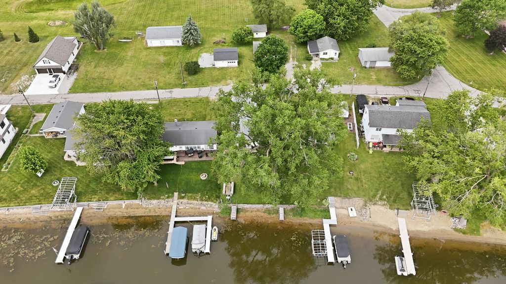 55 Lane 275B Turkey Lake, Hudson, IN 46747