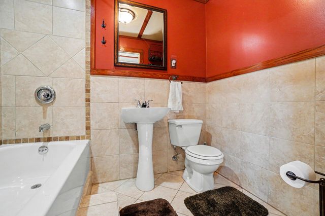 2516 Vanhorn Court, Allegan, MI 49010