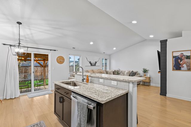 3647 Durst Street, Medford, OR 97504