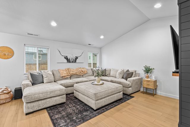 3647 Durst Street, Medford, OR 97504