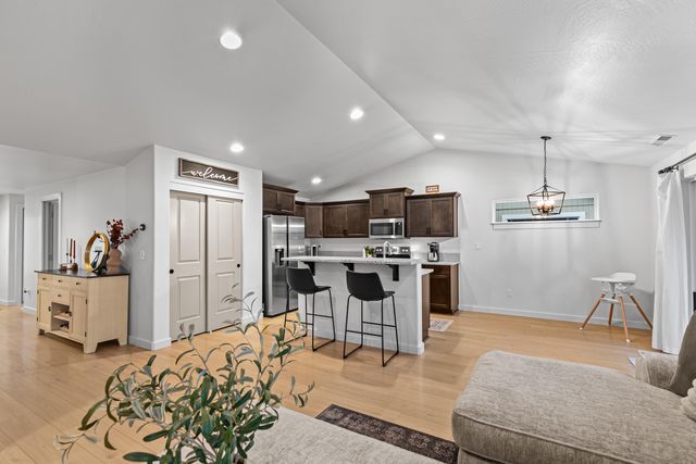 3647 Durst Street, Medford, OR 97504