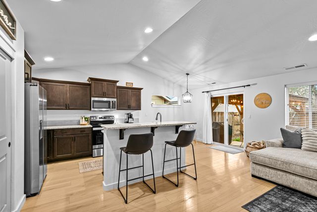 3647 Durst Street, Medford, OR 97504