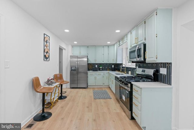 2402 FAIRLAWN ST, Temple Hills, MD 20748