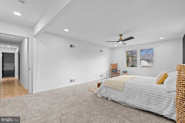 2402 FAIRLAWN ST, Temple Hills, MD 20748