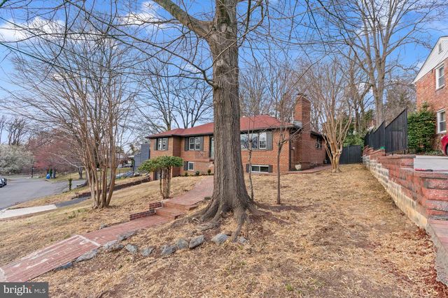 2402 FAIRLAWN ST, Temple Hills, MD 20748