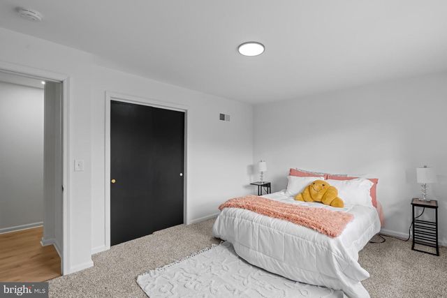 2402 FAIRLAWN ST, Temple Hills, MD 20748