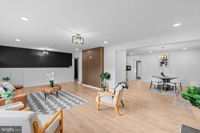 2402 FAIRLAWN ST, Temple Hills, MD 20748