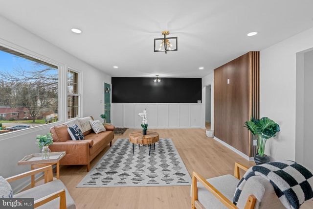 2402 FAIRLAWN ST, Temple Hills, MD 20748