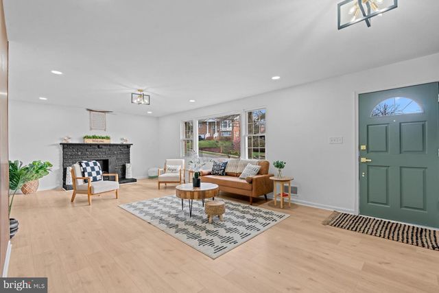 2402 FAIRLAWN ST, Temple Hills, MD 20748