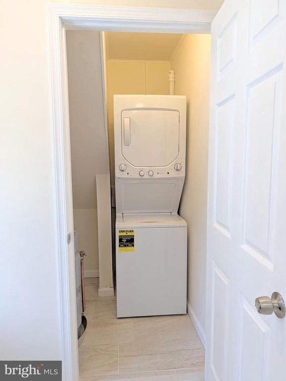 Image 10 of property listing at 10-W SOUTHWAY RD, Greenbelt, MD 20770