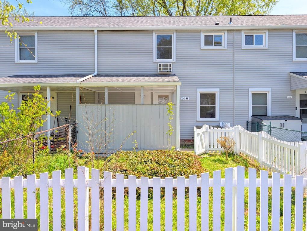 Image 16 of property listing at 10-W SOUTHWAY RD, Greenbelt, MD 20770