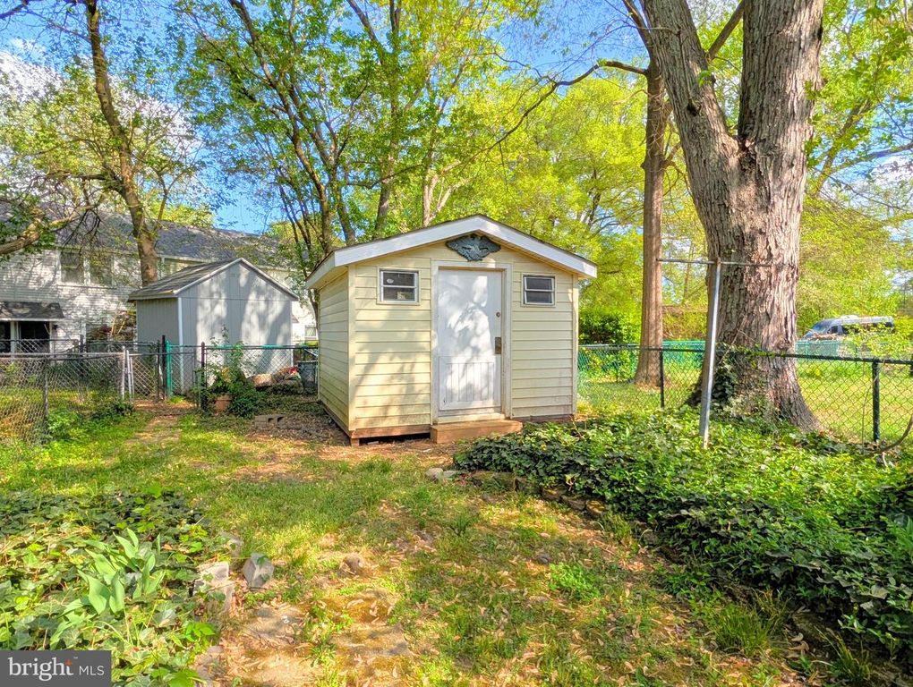 Image 4 of property listing at 10-W SOUTHWAY RD, Greenbelt, MD 20770