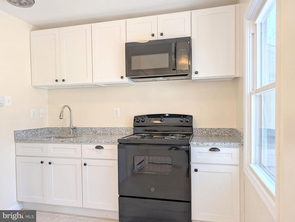 Image 6 of property listing at 10-W SOUTHWAY RD, Greenbelt, MD 20770