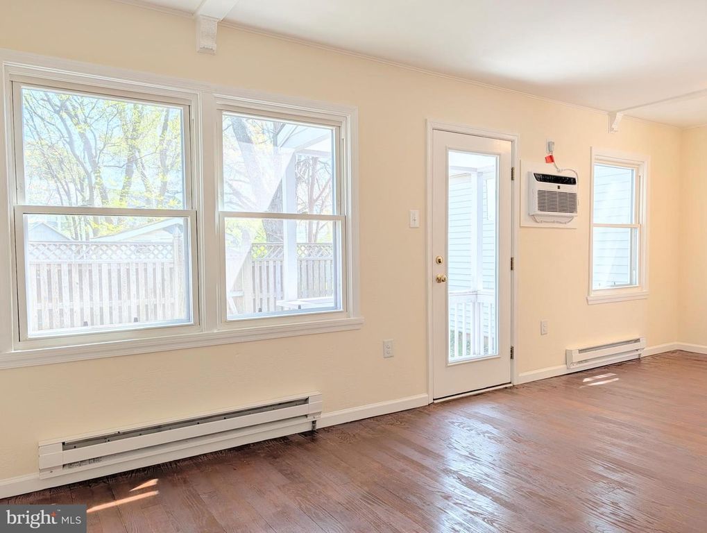 Image 7 of property listing at 10-W SOUTHWAY RD, Greenbelt, MD 20770