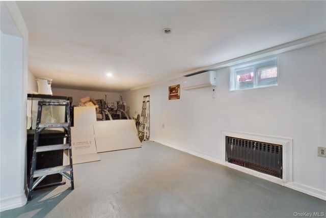 1011 Bay 24th Street, Far Rockaway, NY 11691