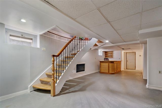 1011 Bay 24th Street, Far Rockaway, NY 11691