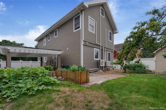 1011 Bay 24th Street, Far Rockaway, NY 11691