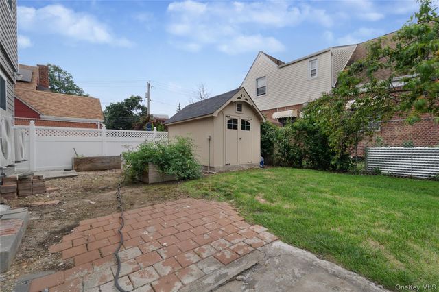 1011 Bay 24th Street, Far Rockaway, NY 11691