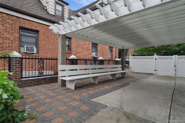 1011 Bay 24th Street, Far Rockaway, NY 11691