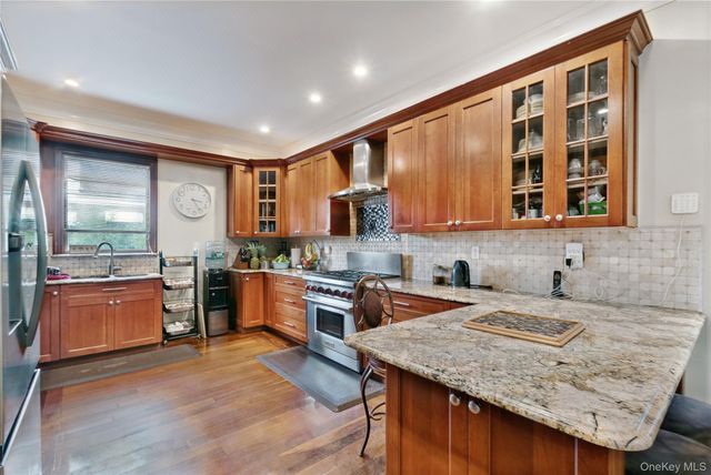 1011 Bay 24th Street, Far Rockaway, NY 11691