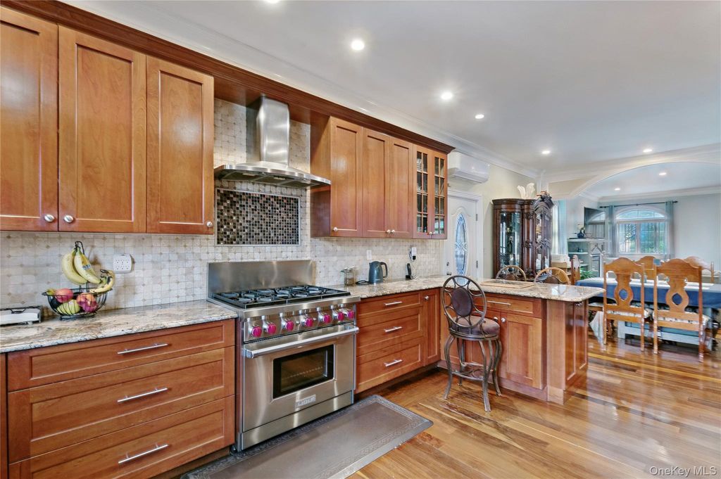 1011 Bay 24th Street, Far Rockaway, NY 11691 — photo 3