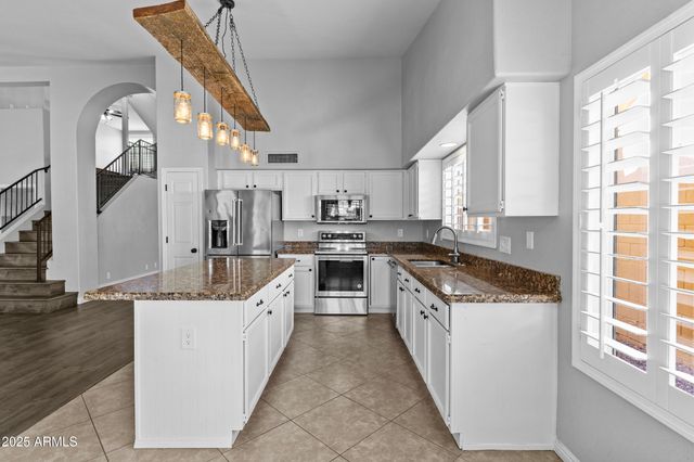 2382 W HEMLOCK Court, Chandler, AZ 85248