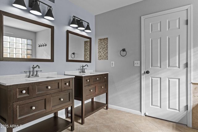 2382 W HEMLOCK Court, Chandler, AZ 85248