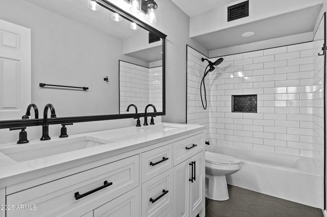 2382 W HEMLOCK Court, Chandler, AZ 85248