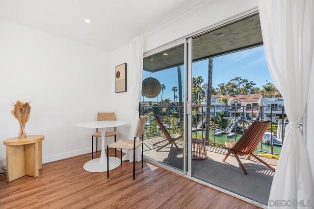 4627 Park Dr, Carlsbad, CA 92008