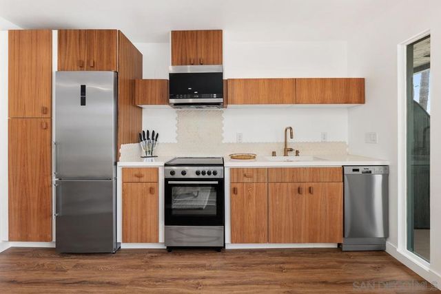 4627 Park Dr, Carlsbad, CA 92008