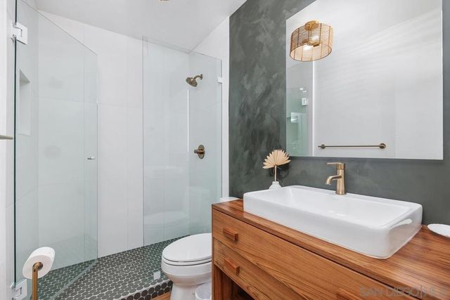 4627 Park Dr, Carlsbad, CA 92008