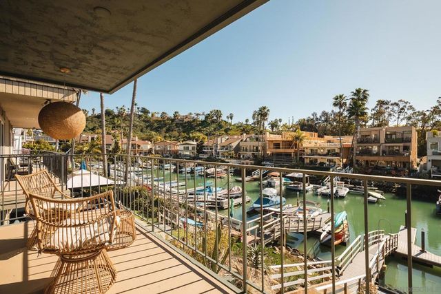 4627 Park Dr, Carlsbad, CA 92008