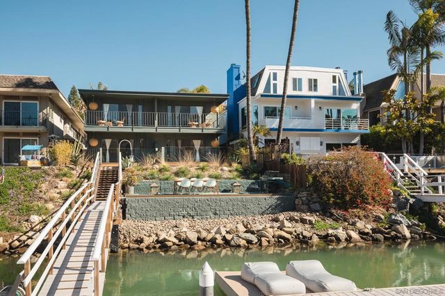 4627 Park Dr, Carlsbad, CA 92008