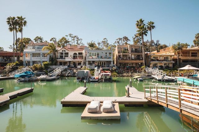 4627 Park Dr, Carlsbad, CA 92008