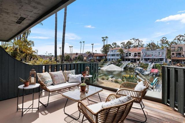 4627 Park Dr, Carlsbad, CA 92008