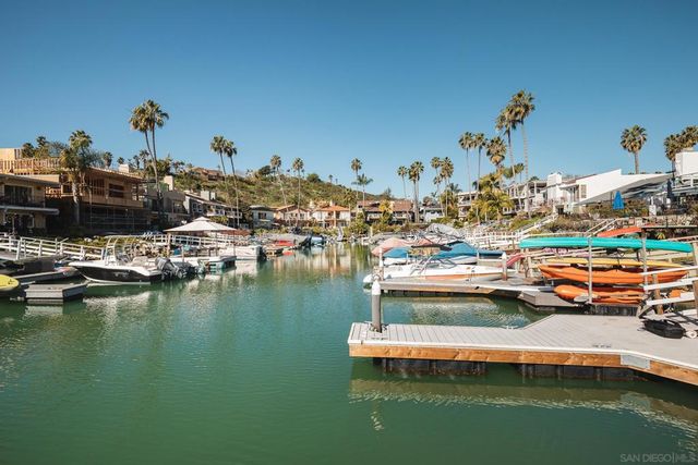 4627 Park Dr, Carlsbad, CA 92008