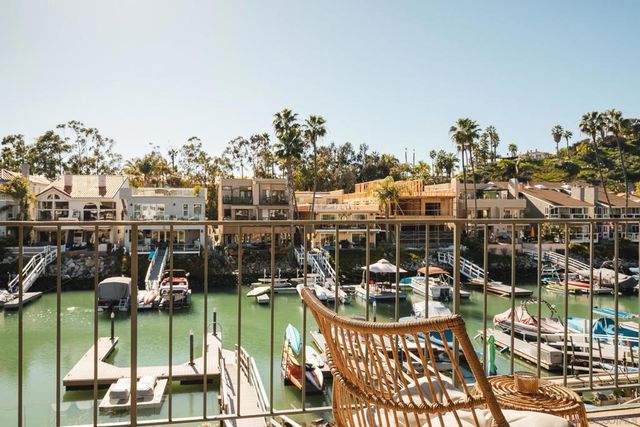 4627 Park Dr, Carlsbad, CA 92008