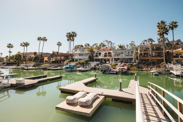 4627 Park Dr, Carlsbad, CA 92008