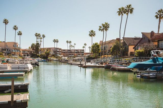 4627 Park Dr, Carlsbad, CA 92008