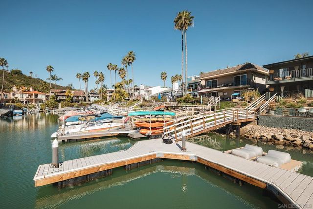 4627 Park Dr, Carlsbad, CA 92008