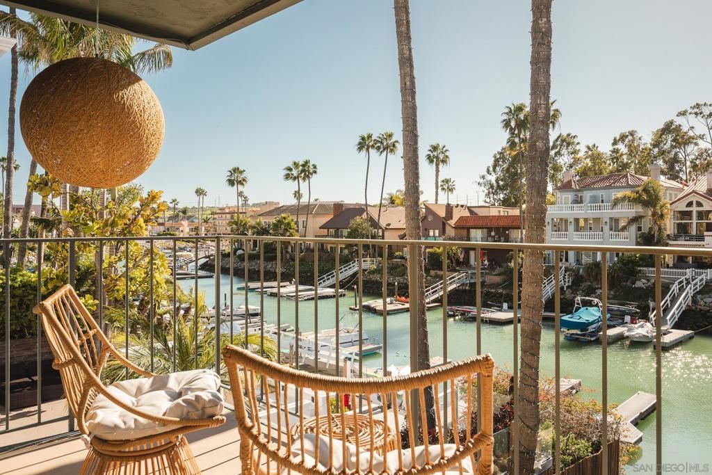 4627 Park Dr, Carlsbad, CA 92008